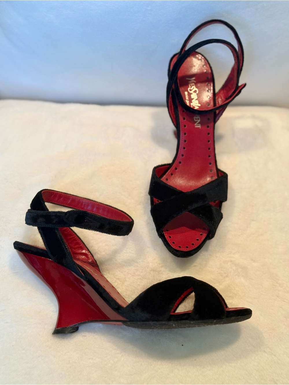Yves Saint Laurent Rive Gauche Tom Ford Era Black Velvet Red Lacquer Wedge Sanda